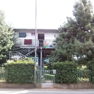 Casa de hóspedes Bgy Airport